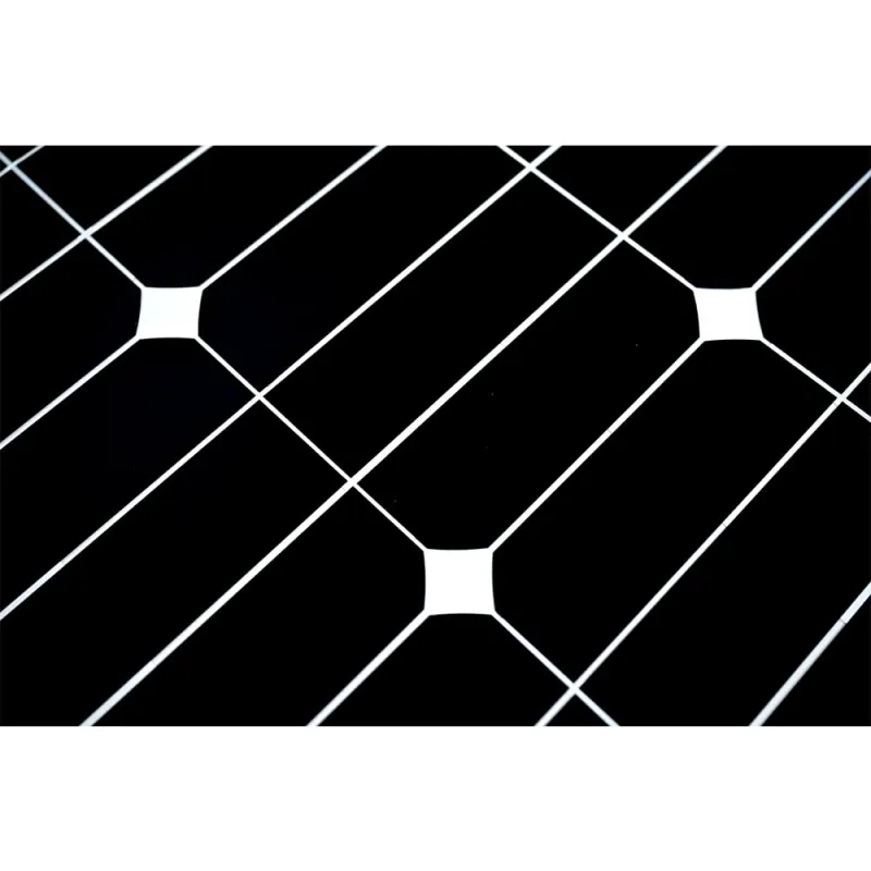 Solarmodul SPR-Ultra-80 in Betrieb mit sichtbarer Stromproduktion bei Sonneneinstrahlung.