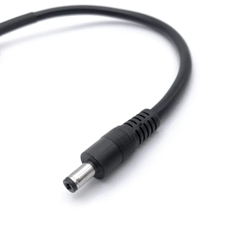 Anderson Adapter DC5521 in Seitenansicht mit 20 cm Kabellänge für enge Installationsbereiche.