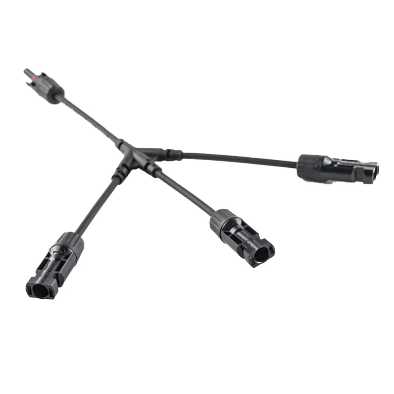 Detailansicht der 3-fach Abzweigbuchsen mit Schutzart IP67 für Photovoltaik-Anlagen