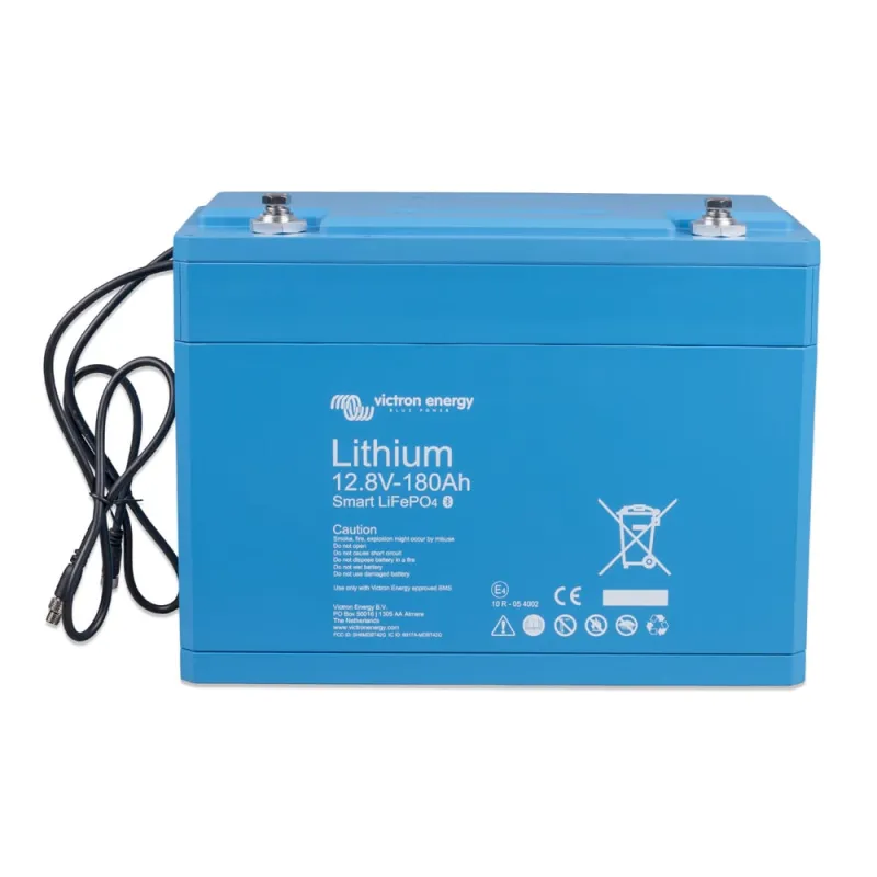 Seitliche Ansicht des Victron Energy Batteriespeichers LiFePO4 für Installationszwecke.