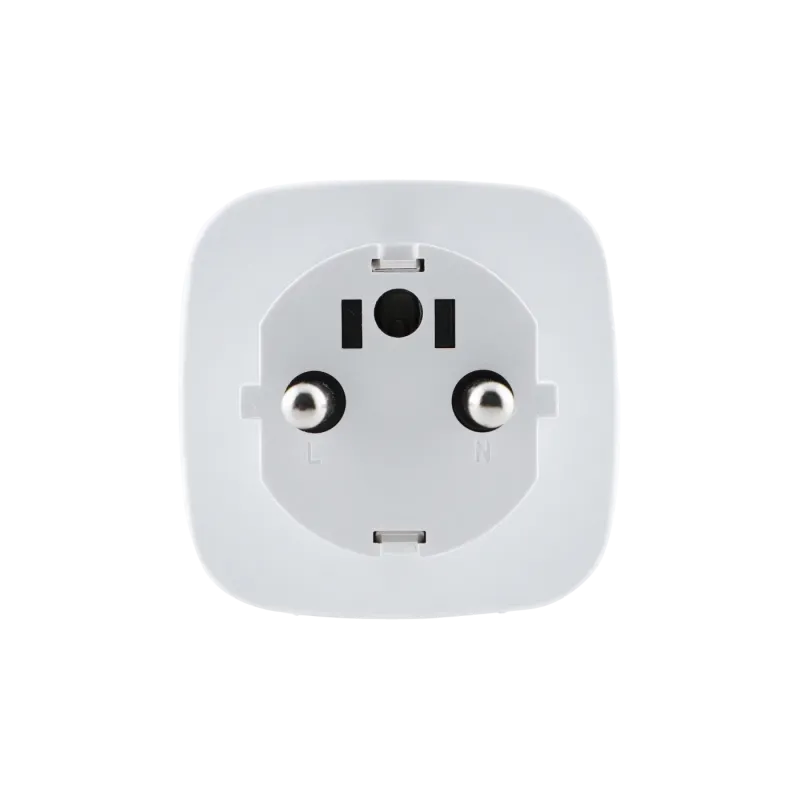 Conow Smart Plug neben Haushaltsgerät, zeigt Integration in Photovoltaik-System