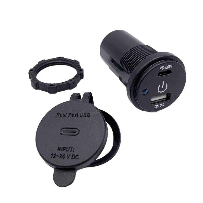 Detailaufnahme der USB-A und USB-C Buchsen der Doppelsteckdose.