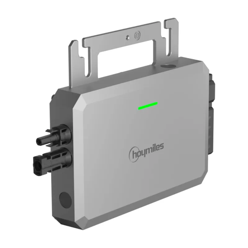 Installationsbeispiel des Hoymiles Wechselrichters HiFlow direkt am Solarmodul.