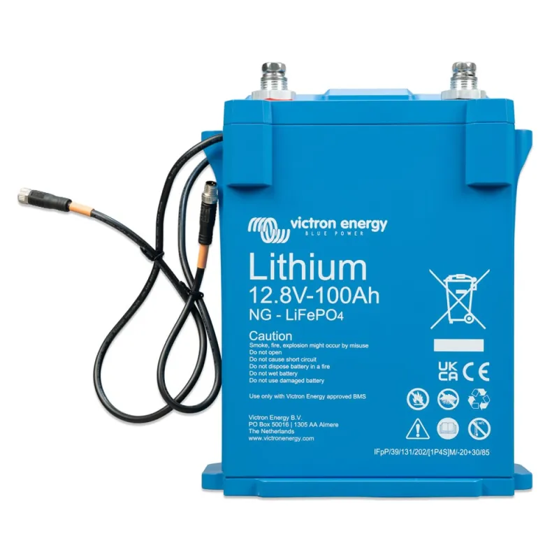 Rückansicht des Victron Energy Batteriespeichers LiFePO4 mit technischen Details.