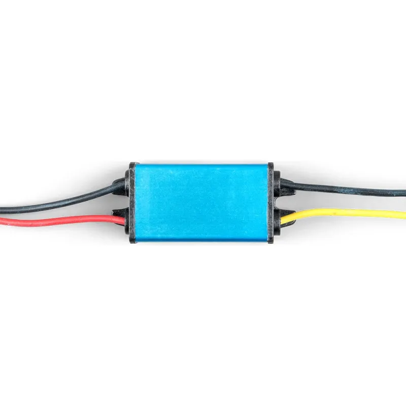 Victron Energy DC/DC Wandler mit Anschlüssen, robustes Gehäuse für anspruchsvolle Umgebungen.