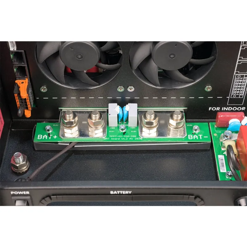 Technische Daten und Typenschild des Victron Energy Solar MPPT Ladereglers im Detail.
