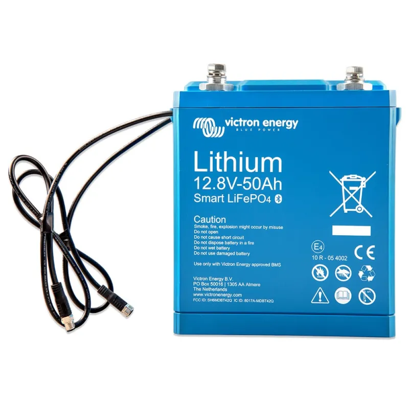 Innenansicht des **Batteriespeicher Mobil VeCore** mit sichtbarer **LiFePO4**-Batterie und Elektronikkomponenten.