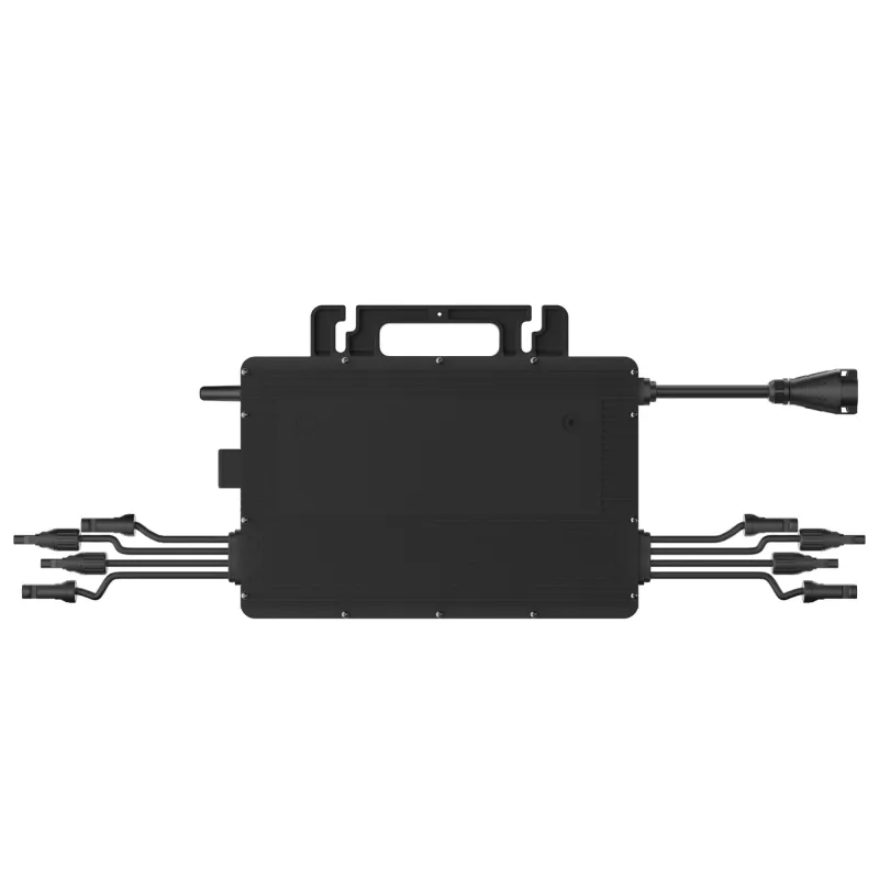 Montagebeispiel des Hoymiles HiFlow 2000 Pro an einem Solarmodul