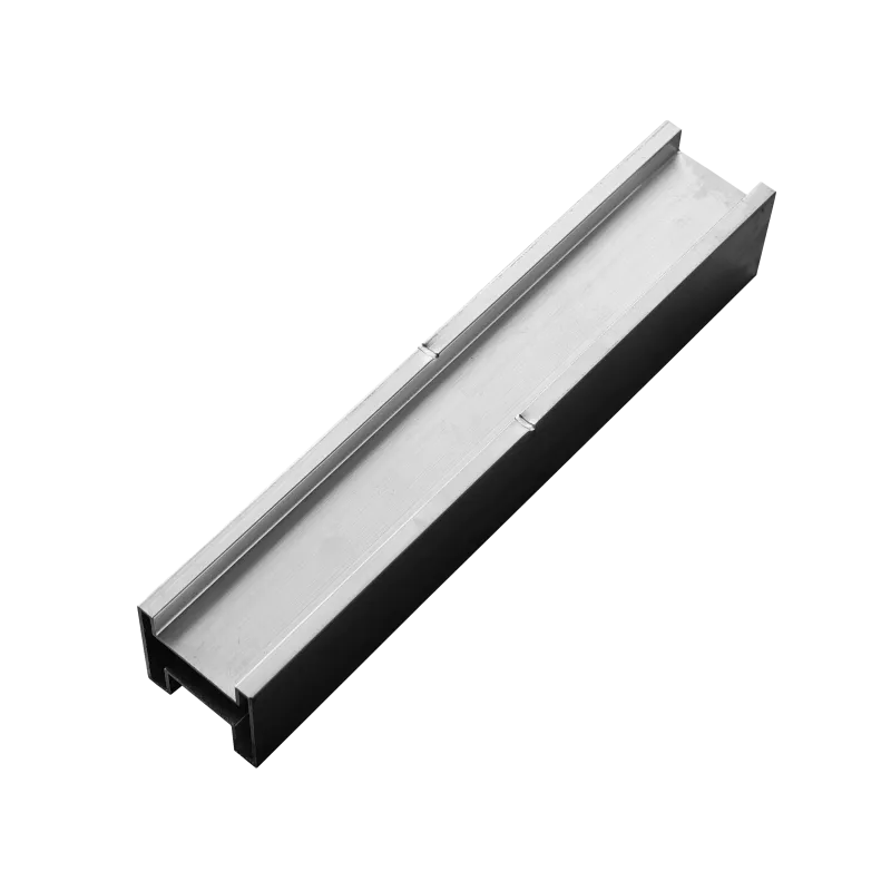 Detailansicht eines 40x40 Aluminium-Einsteckverbinders für PV-Montageschienen.