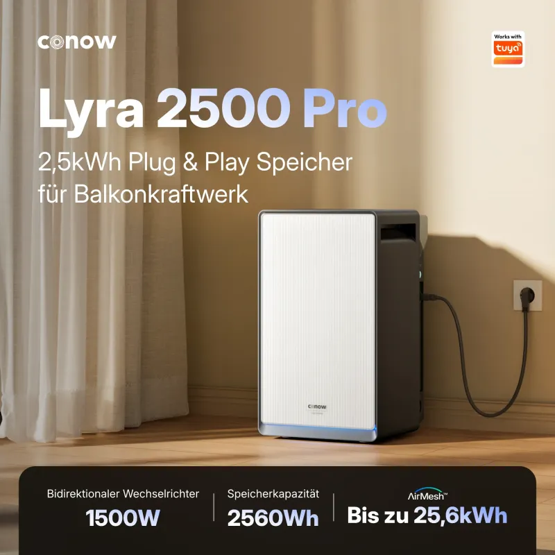 Frontansicht des Conow Batteriespeichers Lyra mit Display und Bedienelementen