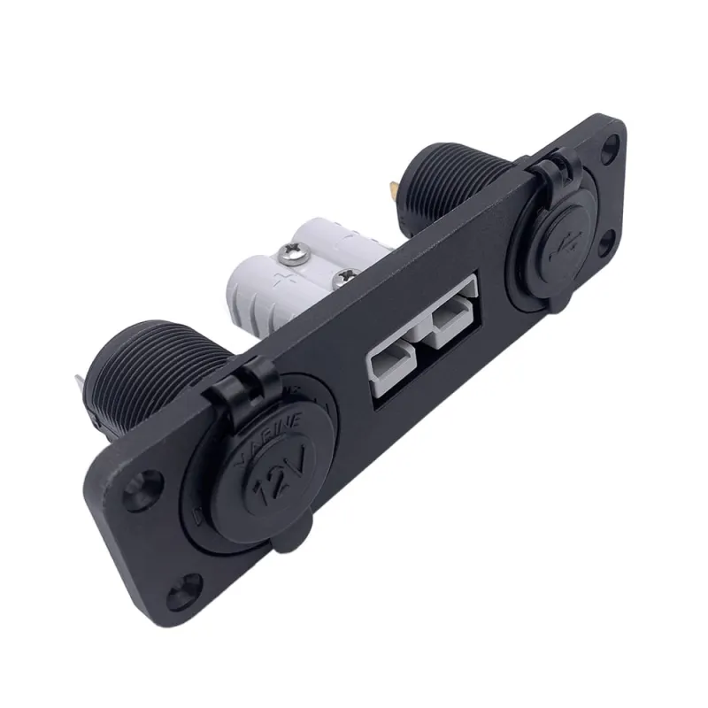 Einbaurahmen Anderson-Stecker mit montierter Abdeckung, Schutzart IP65.