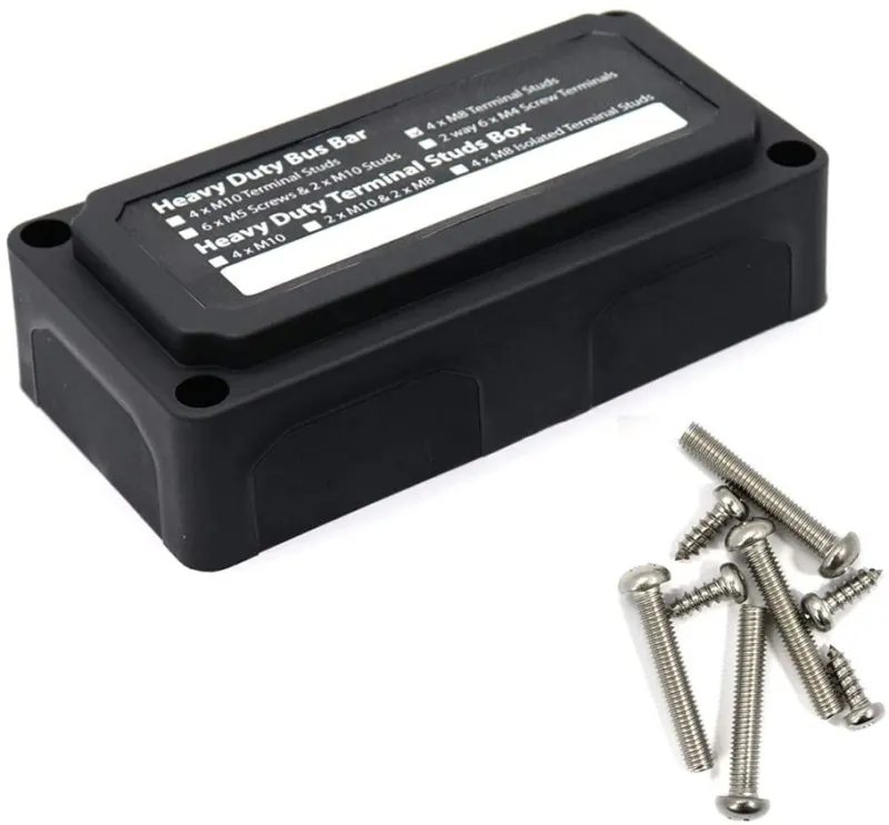 BusBar Box mit angeschlossenen Leitern und geschlossener Abdeckung.