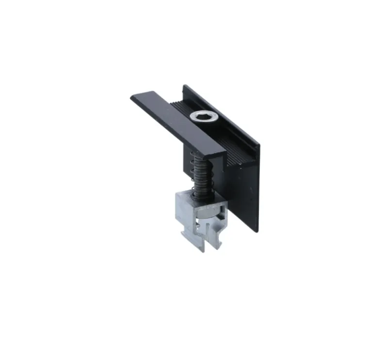 Endklemme in Schwarz für sichere Fixierung des Solarmoduls im Montageset.
