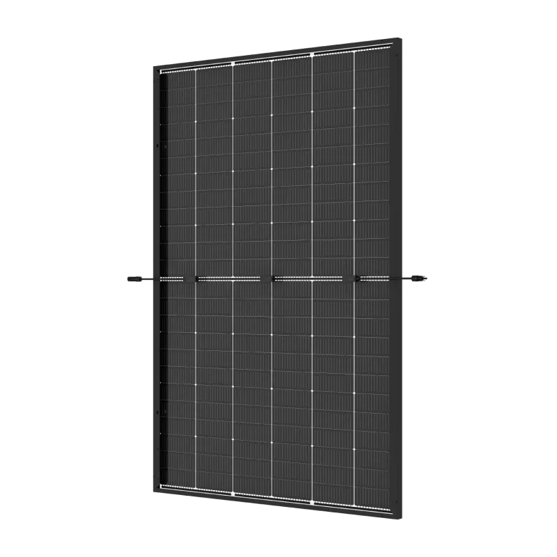 Rückansicht eines bifazialen Trina 435 Wp Moduls, kompatibel mit dem Wechselrichter Growatt NEO 800M-X.