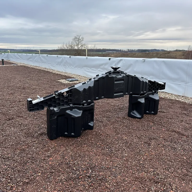 Verzinkter Stahl-Unterbau HUBER Solarfix Zusatztank für sichere Montage von PV-Anlagen.