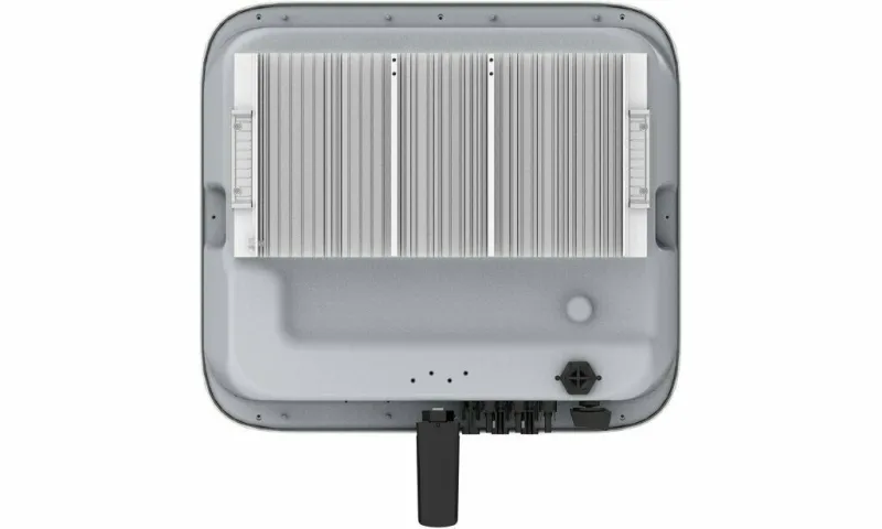 Rückansicht des Huawei Wechselrichters SUN2000-5KTL-M1 Hybrid mit Anschlüssen für Module und Batterie
