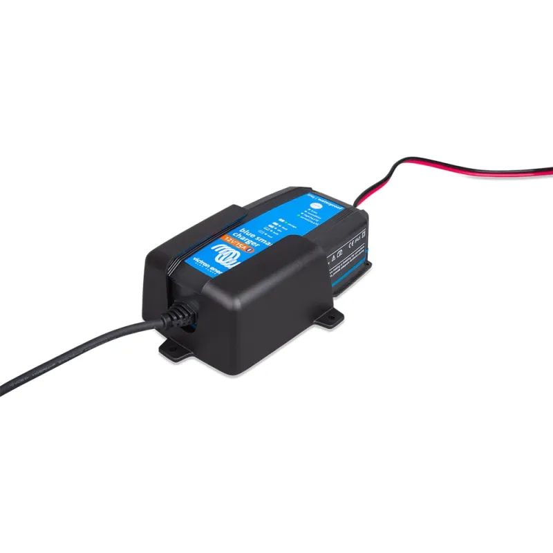 Victron Energy Wandhalterung in Technikraum oder Garage installiert.