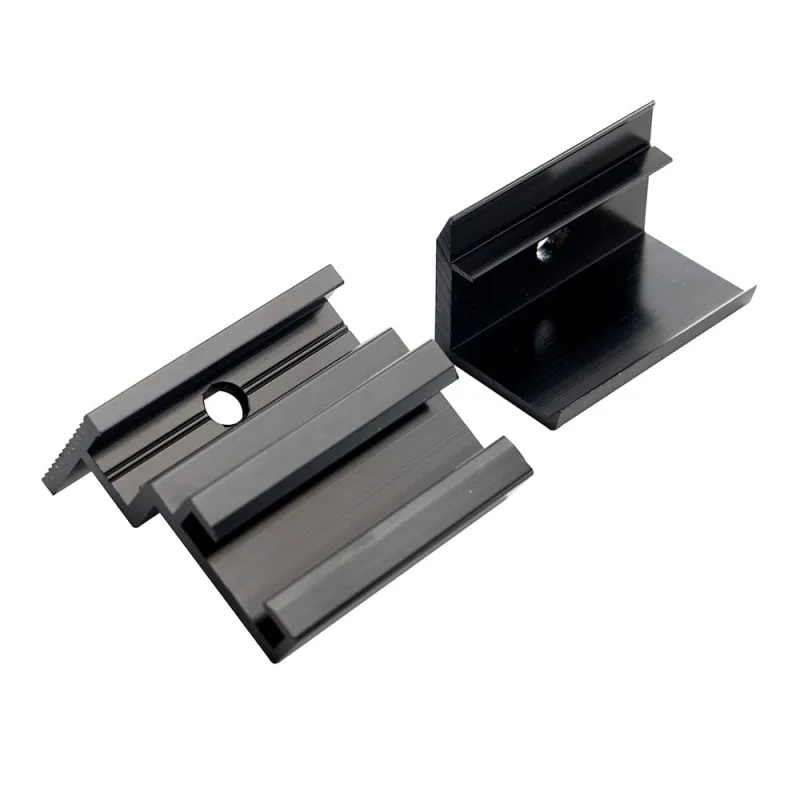 Edelstahl-Aluminium-Klemmen für Mikrowechselrichter in schwarzer Ausführung.