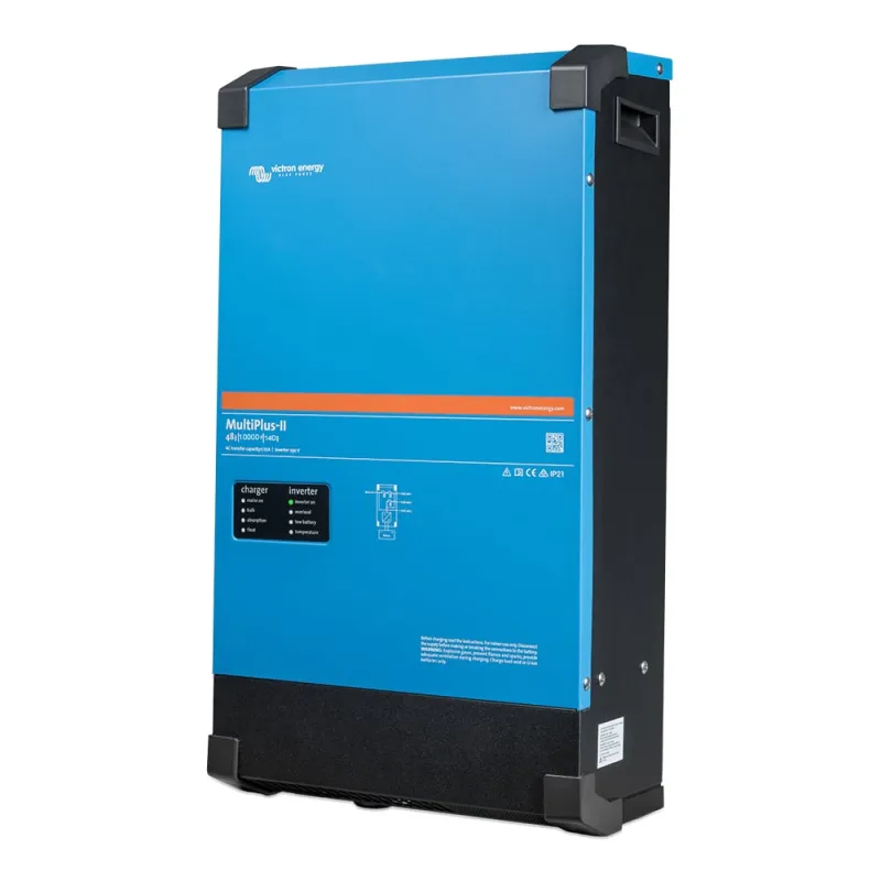 Seitliche Detailansicht des Victron Energy Wechselrichter Ladegeräts mit Typenschild.