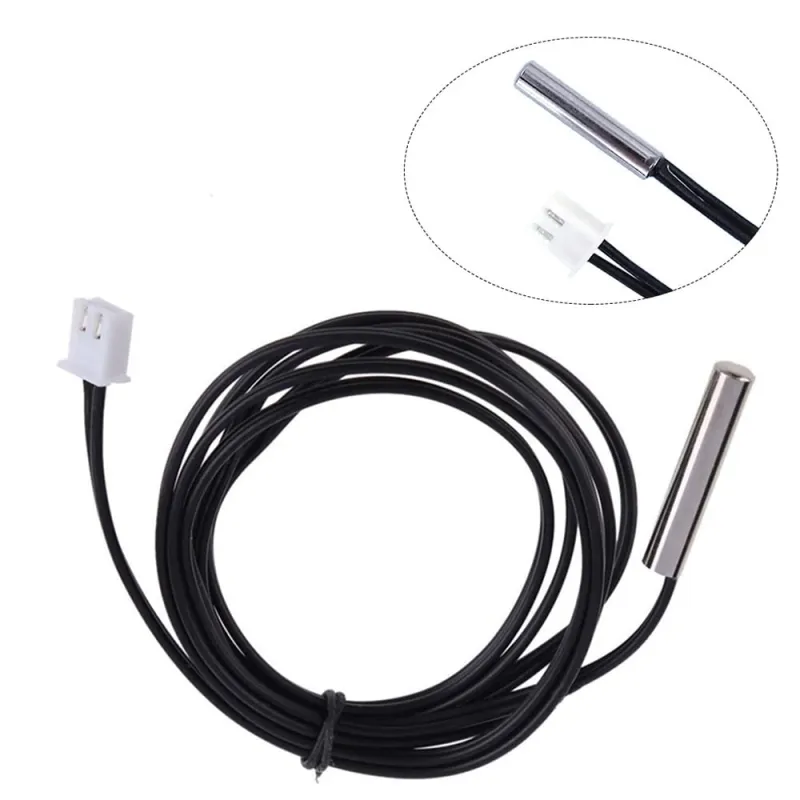 Nahaufnahme eines Temperatursensors mit NTC-10K-Technologie und Anschlussstecker.