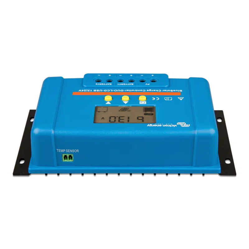 Victron Solarladeregler BlueSolar PWM-LCD&USB in der Verpackung mit Zubehör.