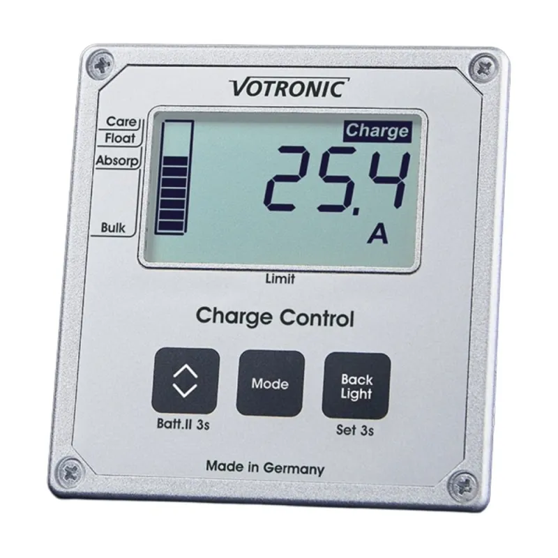 Votronic 1248 LCD-Charge Control S-VCC mit Display und Bedienelementen.