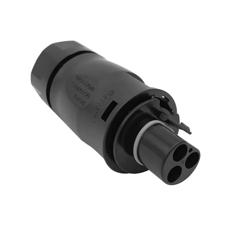 Montagebeispiel des Betteri BC01 Steckers für sichere Netzanschlüsse im Außenbereich.