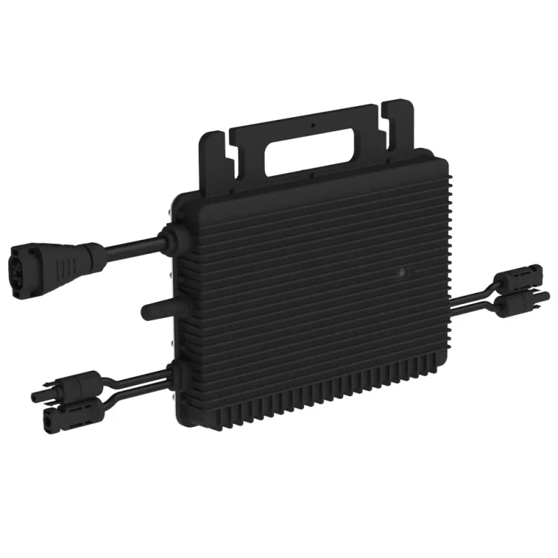 Hoymiles HMS-1000-2T Microinverter in Betrieb an zwei Solarmodulen, Beispielinstallation.