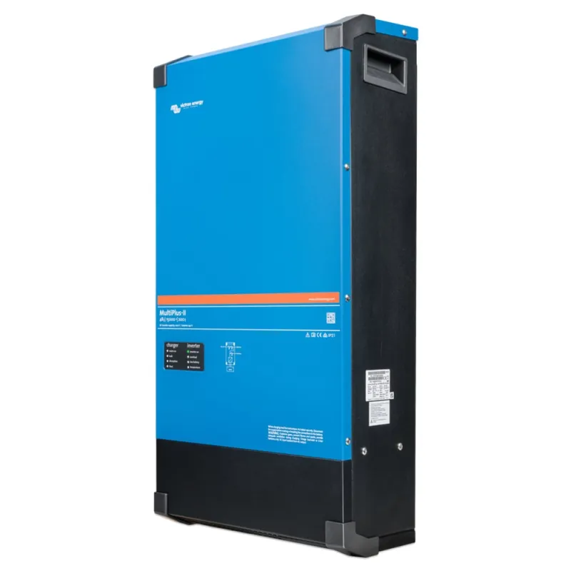 Rückansicht des Victron Energy Wechselrichter Ladegeräts mit Anschlüssen für Batterie und Netz