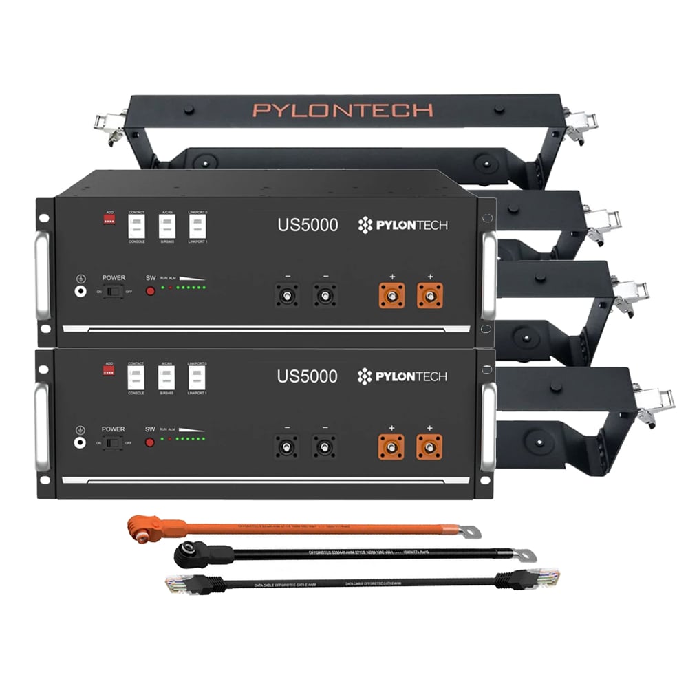 Zwei Pylontech Batteriespeicher 016100 Module mit LiFePO4-Technologie und 9,6 kWh Gesamtkapazität.
