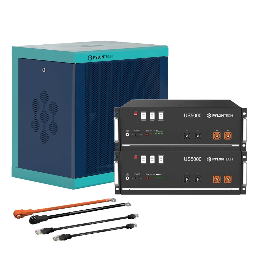 Pylontech Batteriespeicher 015655-005 mit zwei US5000-Modulen im Batterieschrank.